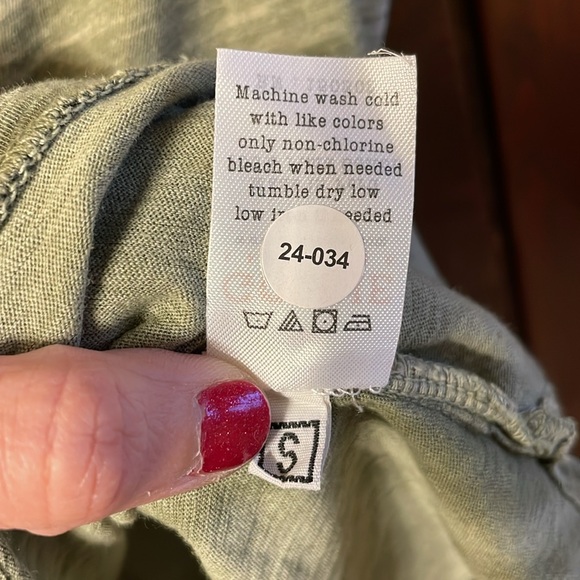 Goldie Lewinter green ombré v-neck t-shirt VGUC - Picture 4 of 6